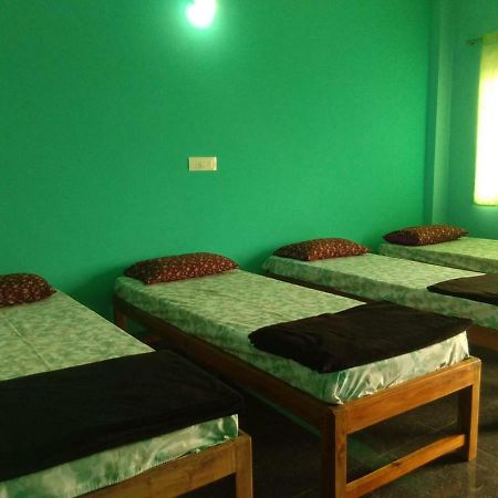 M G Cottage & Dormitory Gokarna  Exterior photo