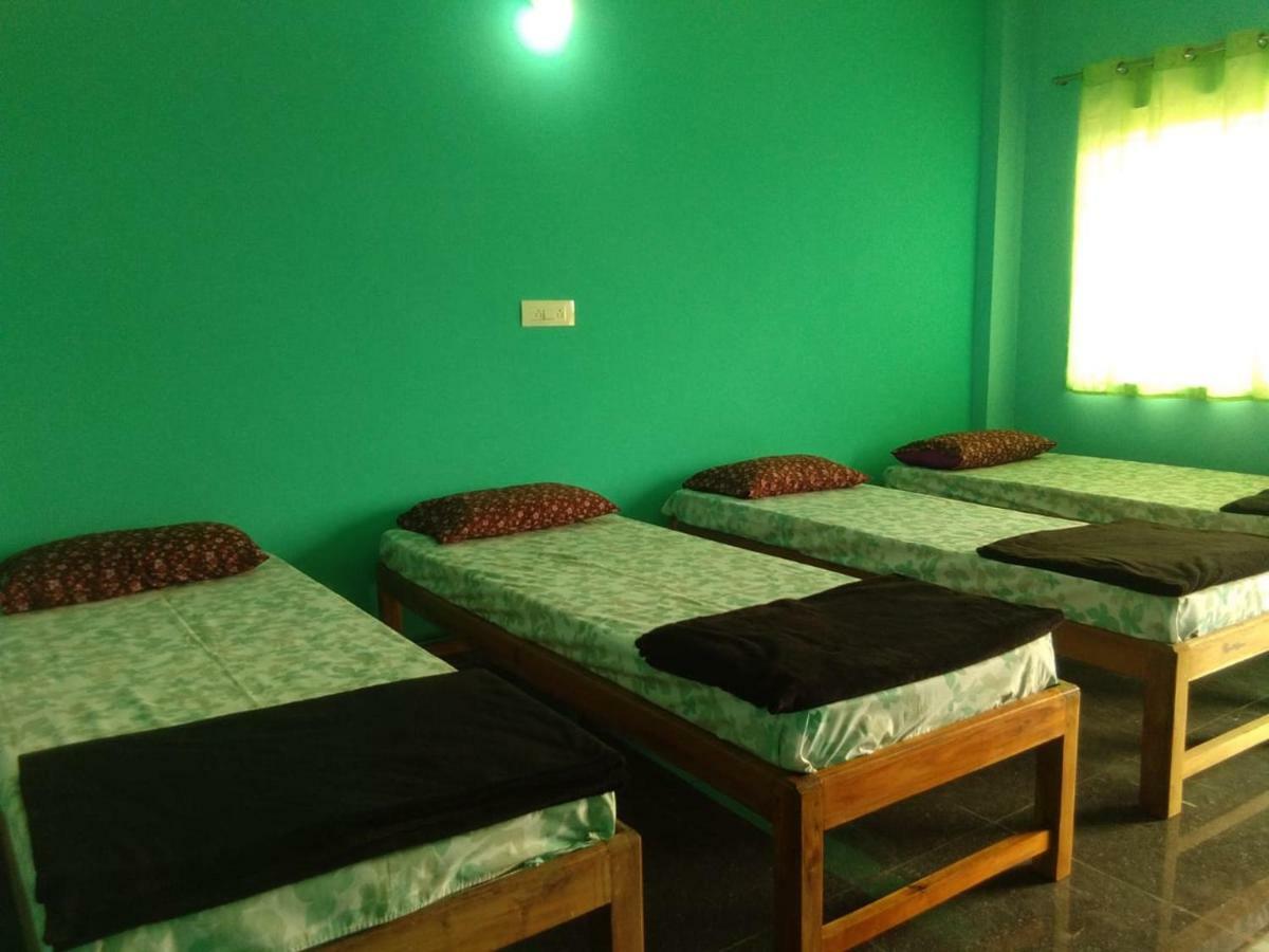 M G Cottage & Dormitory Gokarna  Exterior photo